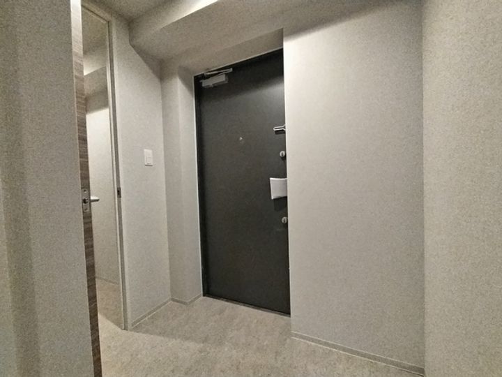 HK大宮305の玄関