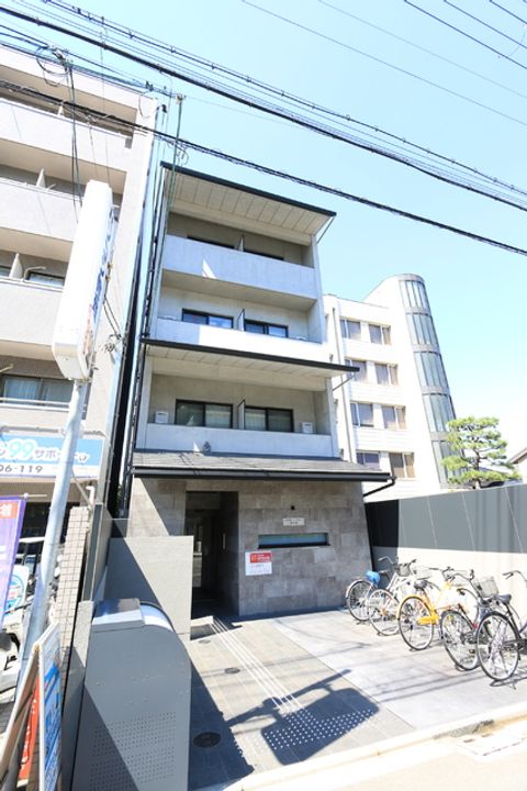 ウエストミンスター御所西402の外観