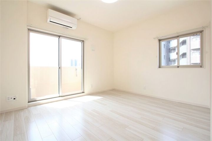 ベルソーレ木屋町402の居間