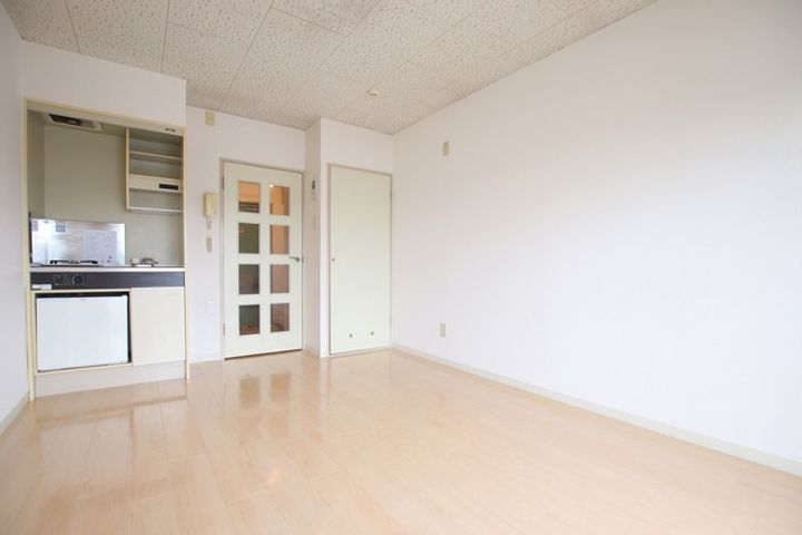 フォワイエ・デ・フィーユ405の居間