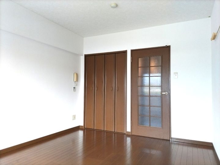 宮城県仙台市泉区市名坂字町の賃貸マンション203の居間