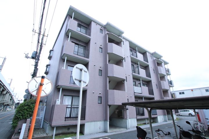 ファミール大宮302の外観