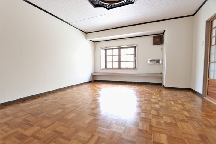 京都府京都市中京区西ノ京御輿岡町(一戸建)の賃貸物件3の居間