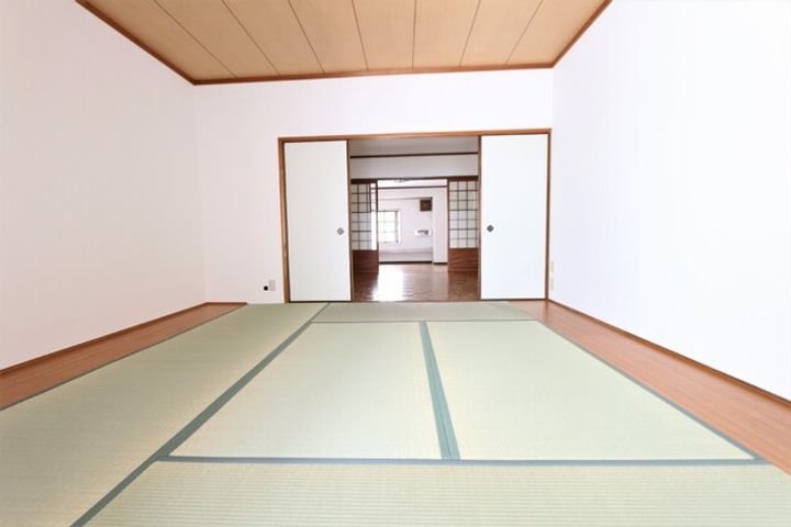 京都府京都市中京区西ノ京御輿岡町(一戸建)の賃貸物件3の居間
