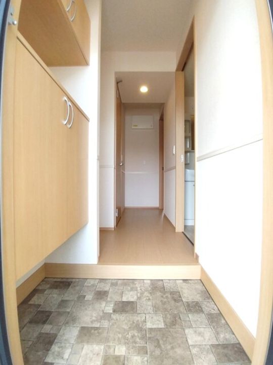 セジュール小坂 C棟102の玄関