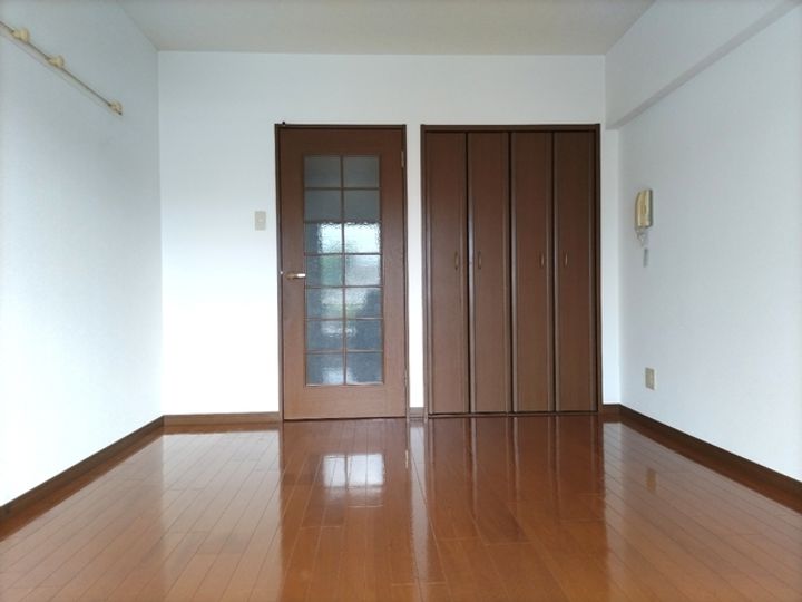 ハイライズ泉中央302の寝室