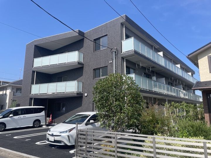 千葉県流山市東初石3丁目の賃貸マンション203の外観