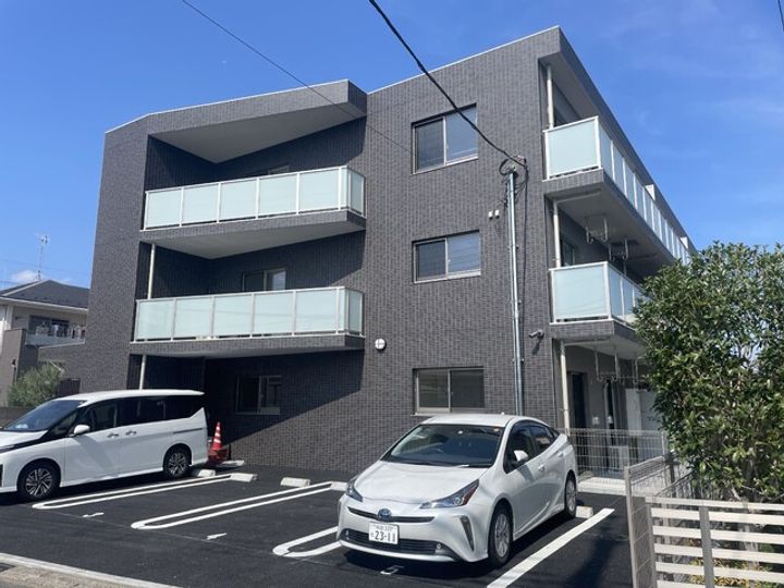 千葉県流山市東初石3丁目の賃貸マンション203の外観