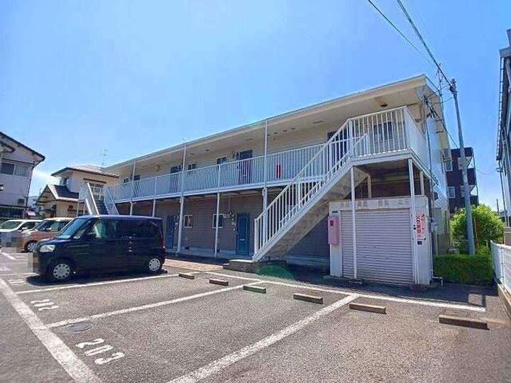 ファミールヤエス102の外観