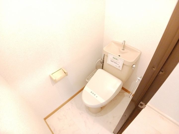 ファミールヤエス102の内装