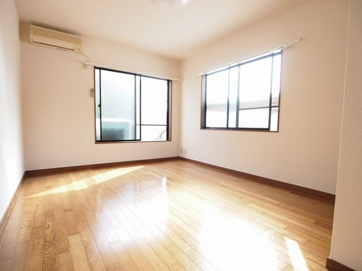 アムールプルミエA棟201の居間