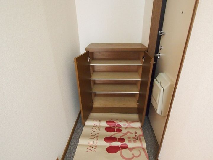 アムールプルミエA棟201の玄関