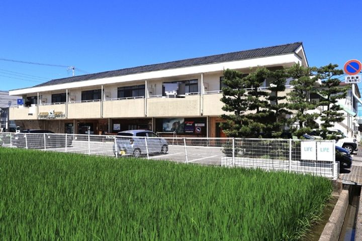 シャンシュール松山205の外観
