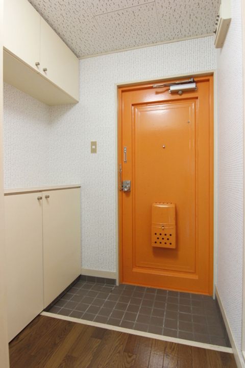 オックスフォードサーカス土居田Ⅲ306の玄関