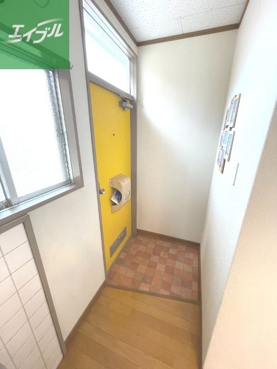 東小島ハイツ202の玄関