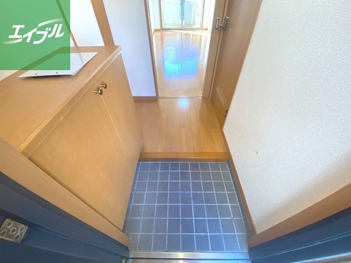 プラスパー築町の玄関