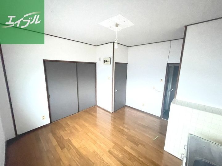 light blue1Fの内装