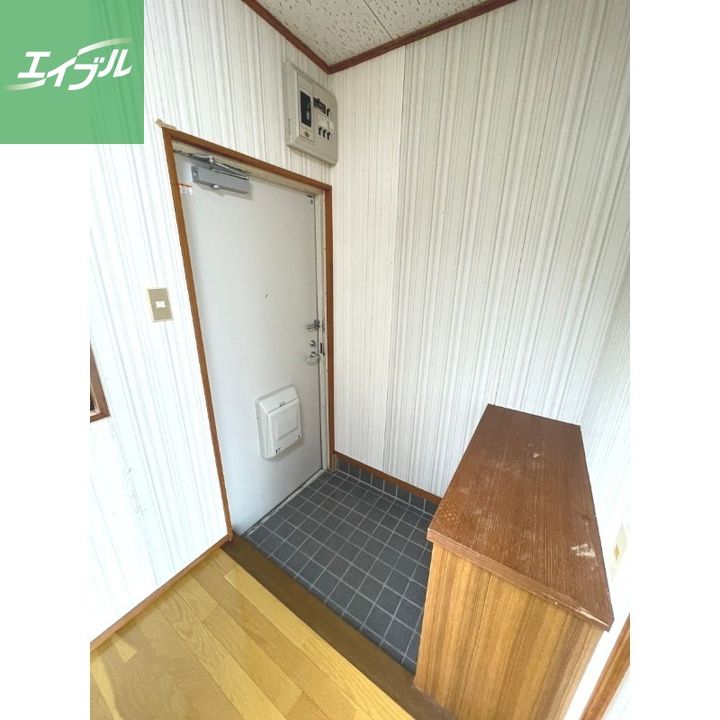 上戸町グランソレイユの玄関