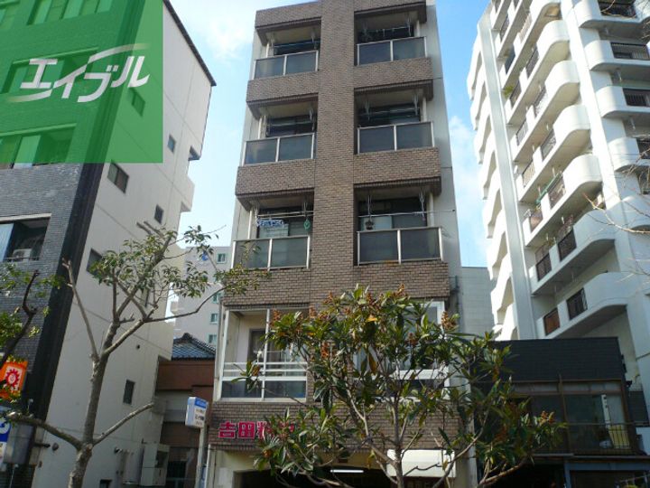 吉田ビル(魚の町)の外観
