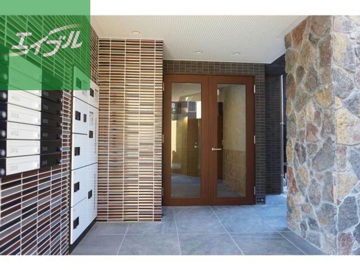 Residence中川401の玄関