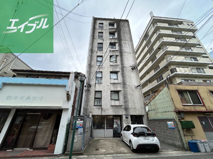 七福マンション八幡町402の外観