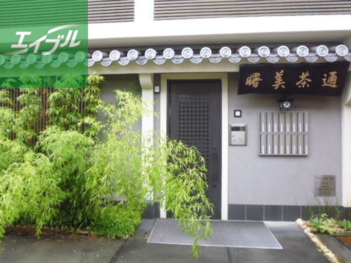 アミティ館内二番館の玄関
