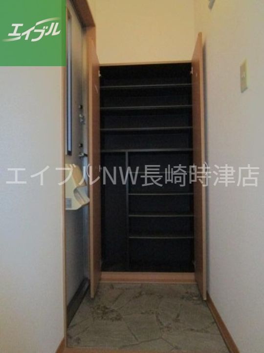 長崎県西彼杵郡長与町まなび野3丁目(アパート)の賃貸物件102の玄関