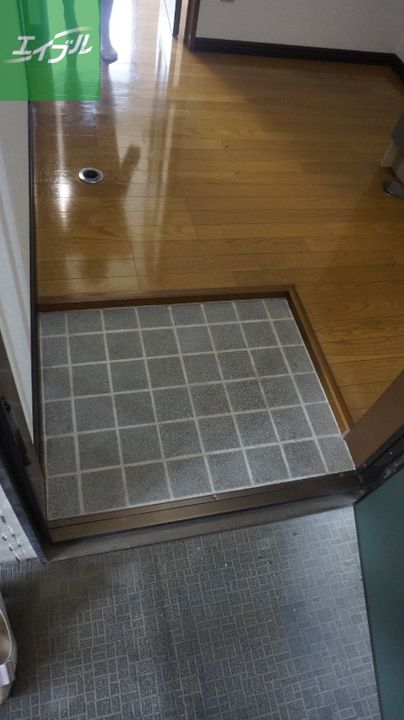 コーポロム202の玄関