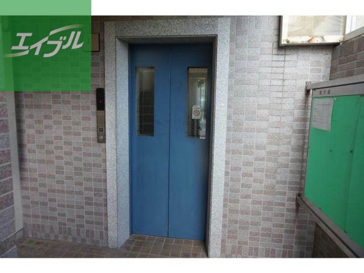 メゾン・ド・それいゆの玄関