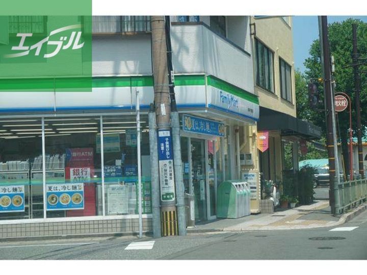 K・フィールドの周辺