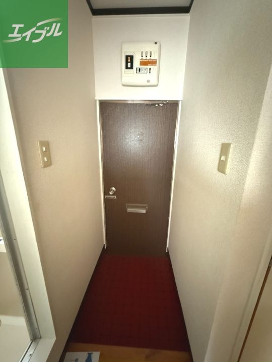 シャトー大手216の玄関