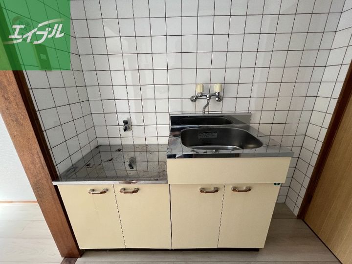 二葉ハイツ102のキッチン
