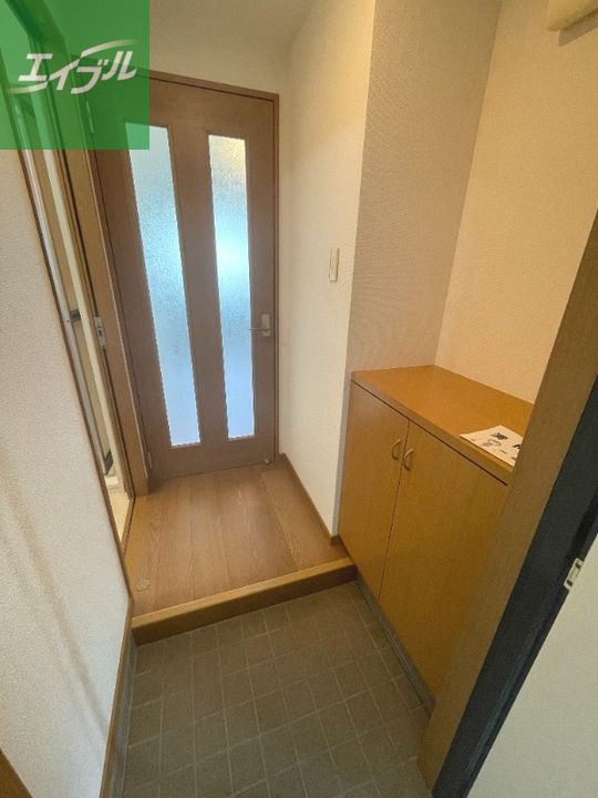 第一ハタビル L・FLORE606の玄関