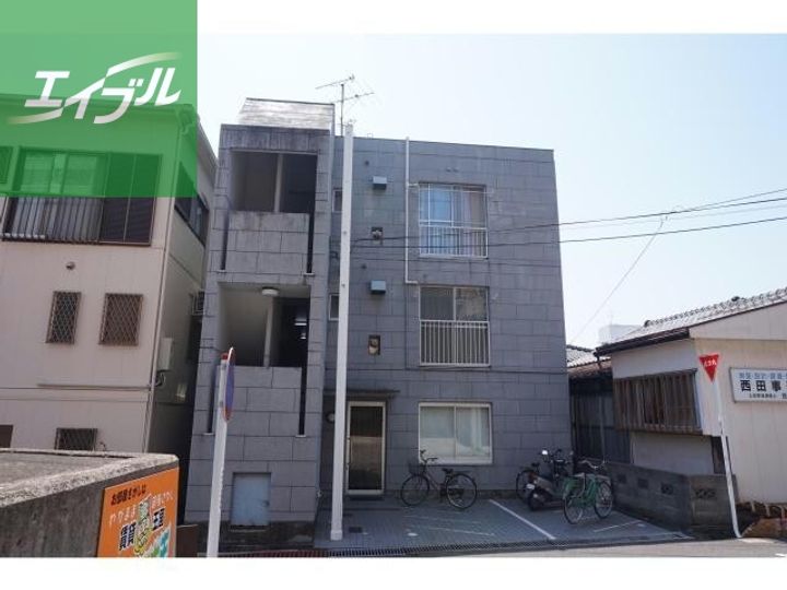 カーサ岡町206の外観