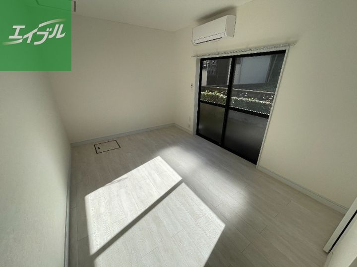 IMPROVE三原104の内装