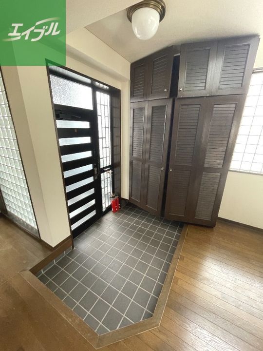 ウィズ・上野町301の玄関