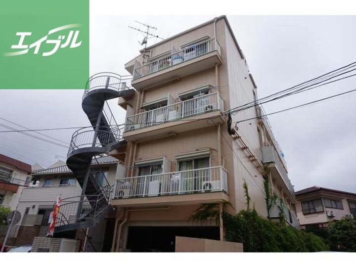 クィーン・パレス橋口町207の外観