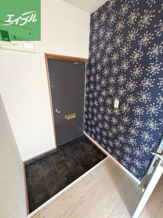 サンパレス三原の玄関