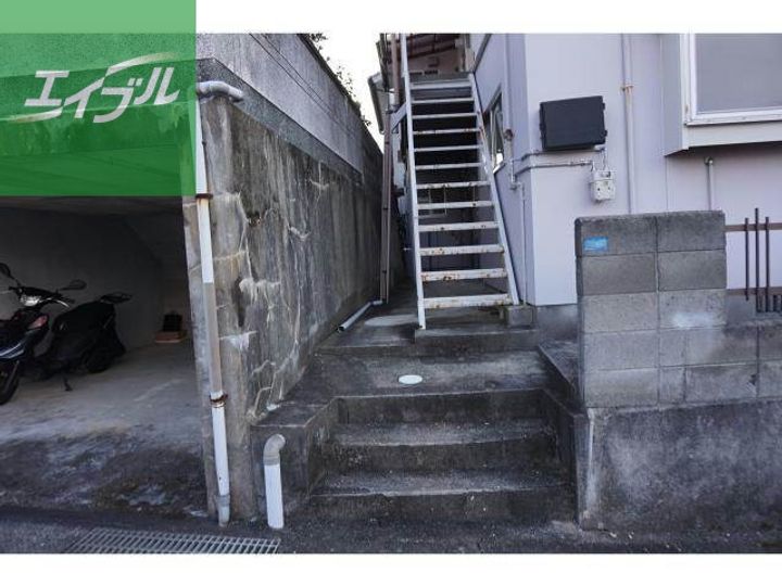 サンパレス三原の玄関