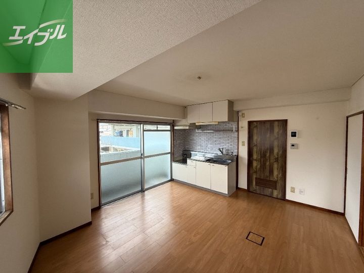 ソシアル山下の内装