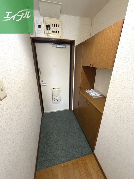 ハイネスアオヤマ横尾の玄関