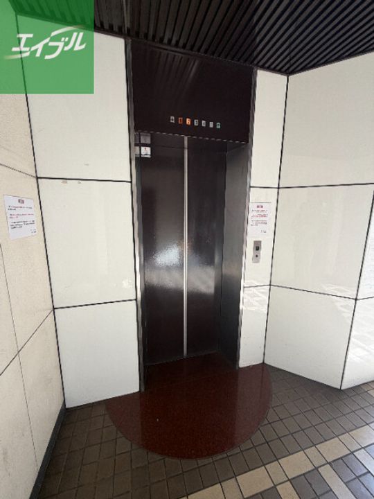 プライムステージ406の玄関