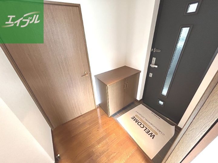 リバーサイド西山の玄関