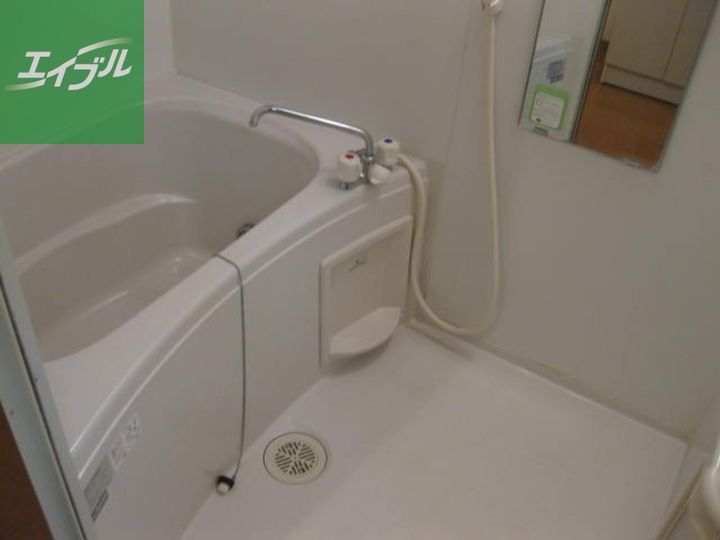 グリーンコート樺島402の風呂