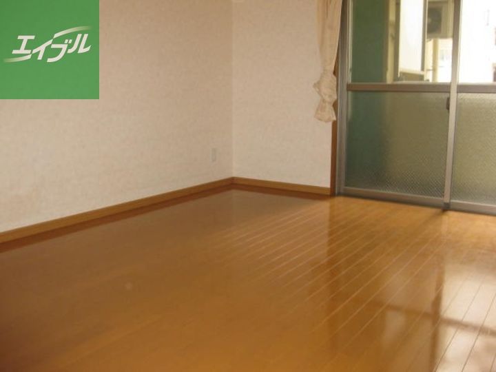 グリーンコート樺島402の内装