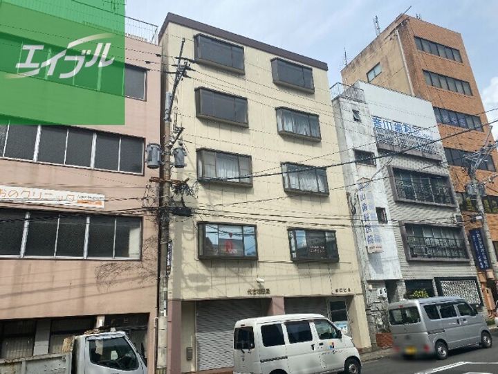 山口ビル(勝山町)の外観