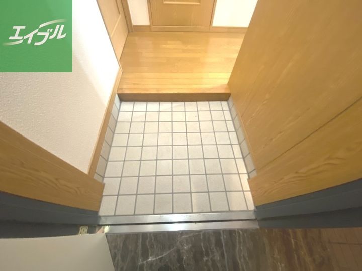 タウンコート中町1003の玄関