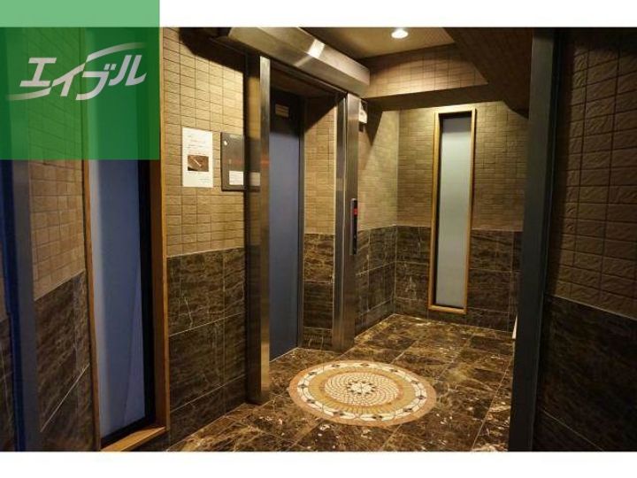 タウンコート中町1003の玄関