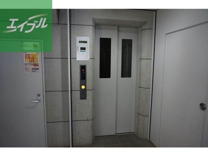 エススリーでじま603の玄関