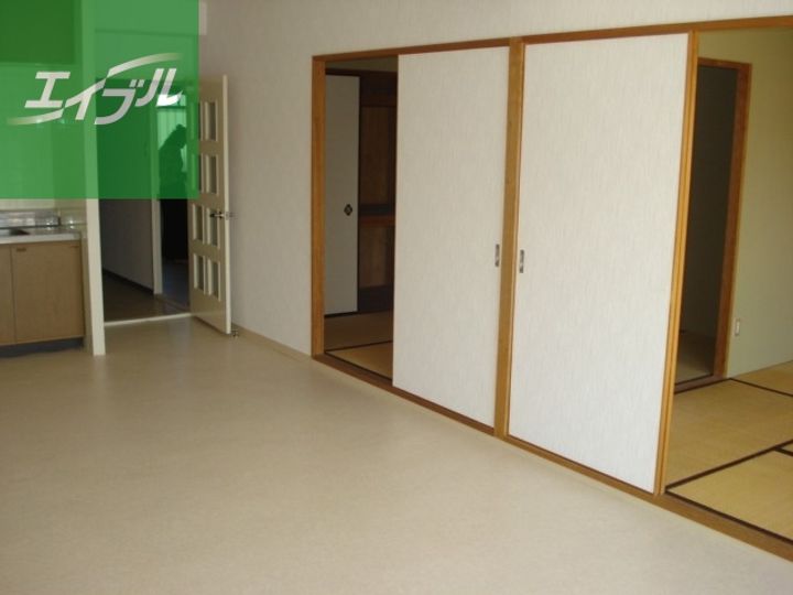 サンロード富士402の内装